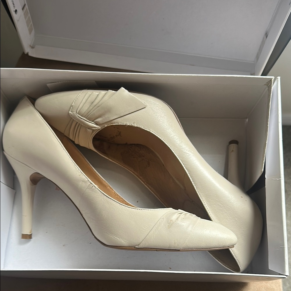 Cream Stiletto Heels with Sleek Design